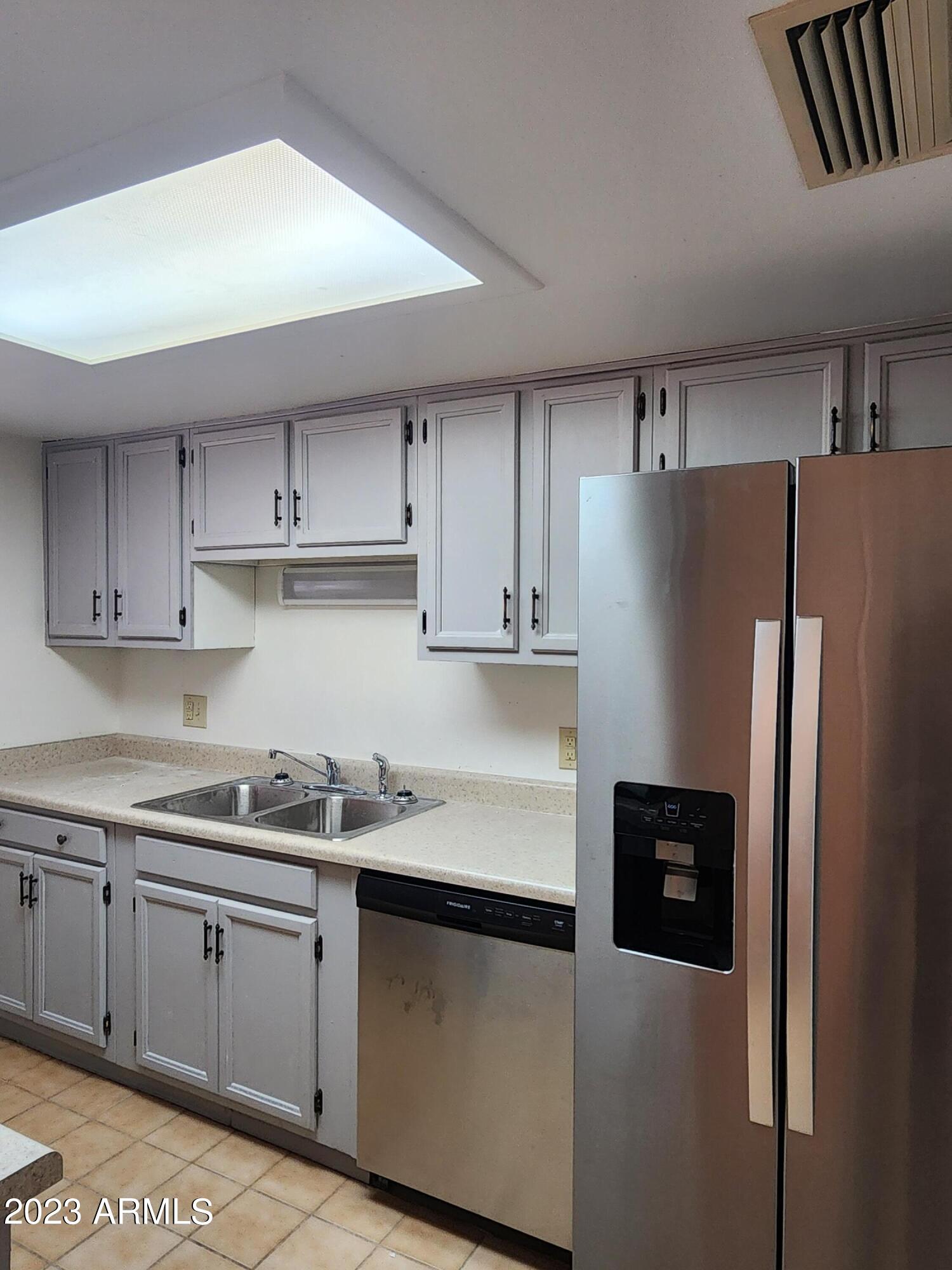 4140 N VALENCIA Drive