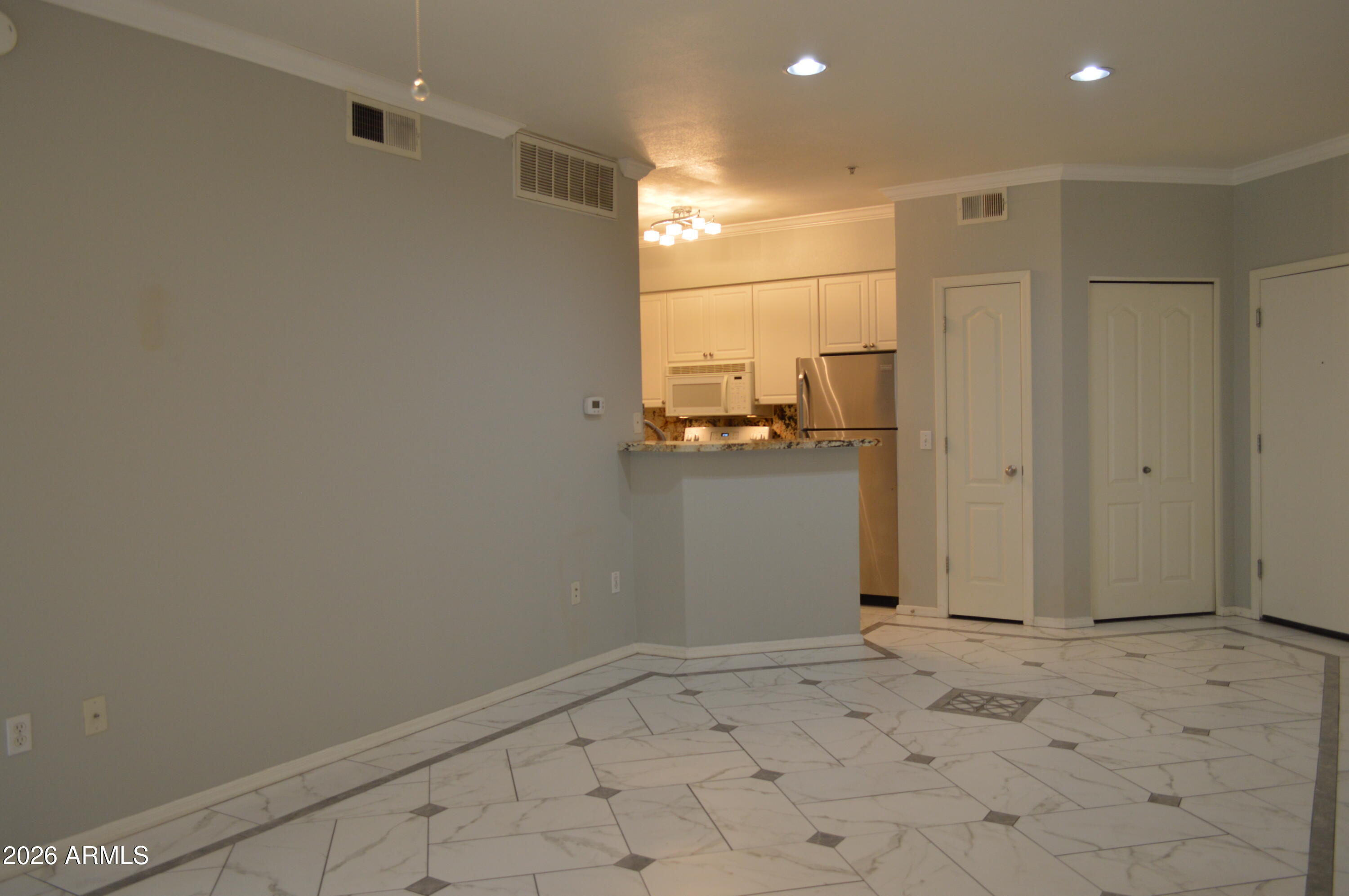 1701 E Colter 183