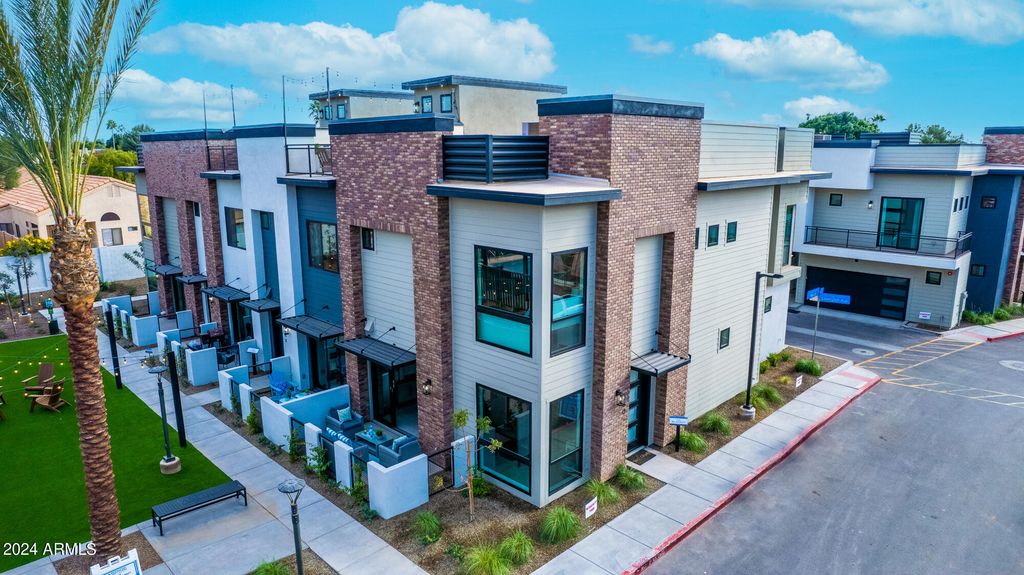 Photo of 142 E Hearne Way, Gilbert, AZ 85234 (MLS # 6984912)