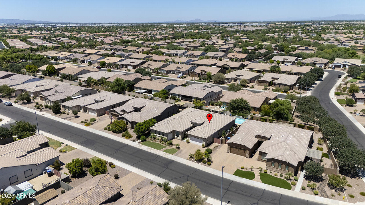 960 E RELIANT Street