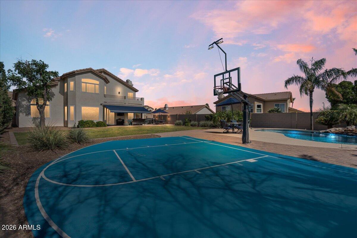 3141 E DESERT FLOWER Lane