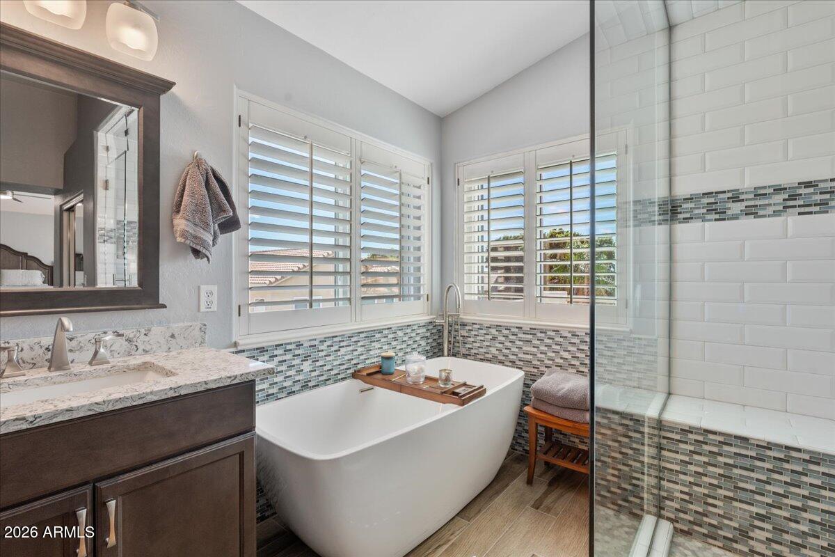 3141 E DESERT FLOWER Lane