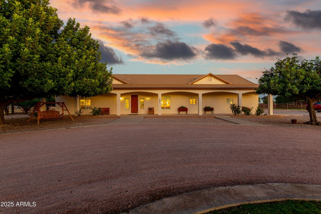Photo of 39791 N Country Lane, San Tan Valley, AZ 85140 (MLS # 6957096)
