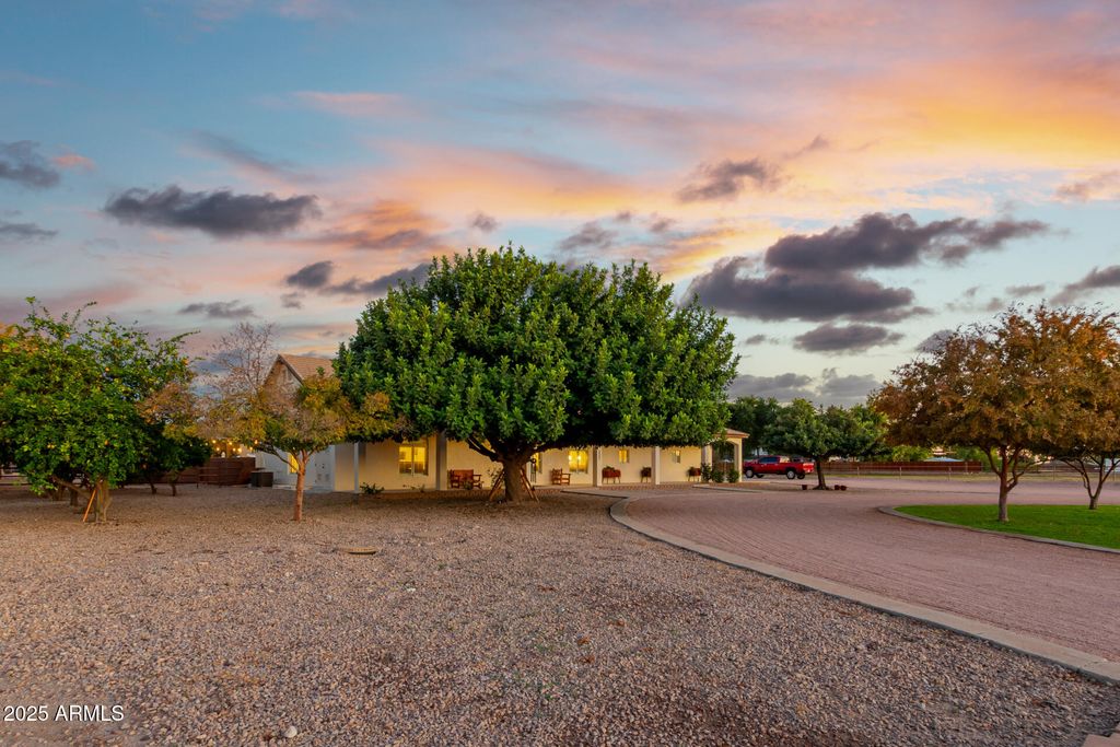 Photo of 39791 N Country Lane, San Tan Valley, AZ 85140 (MLS # 6957096)