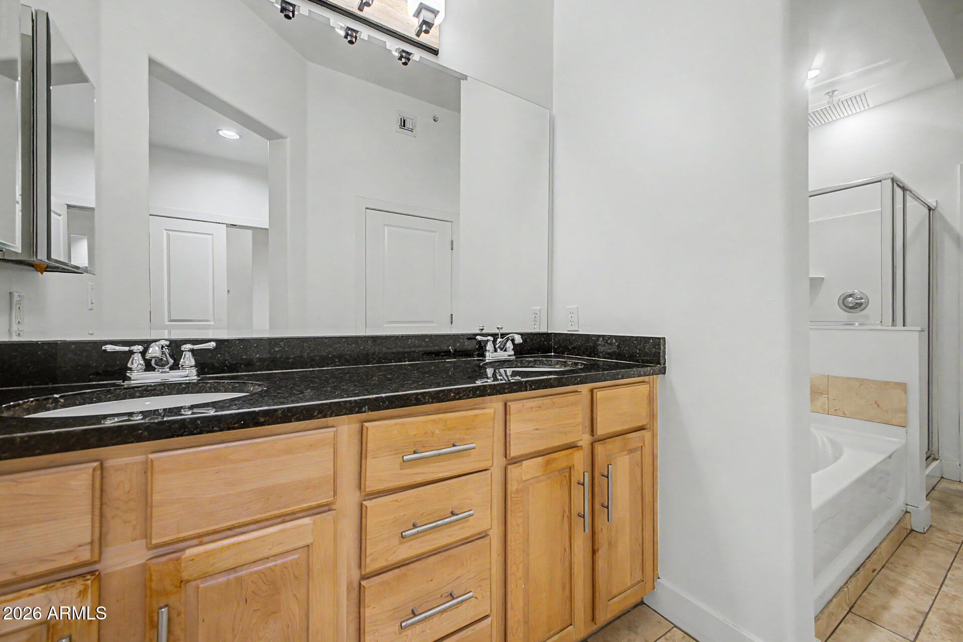 NORTH SHORE CONDOMINIUM 1 - Residential