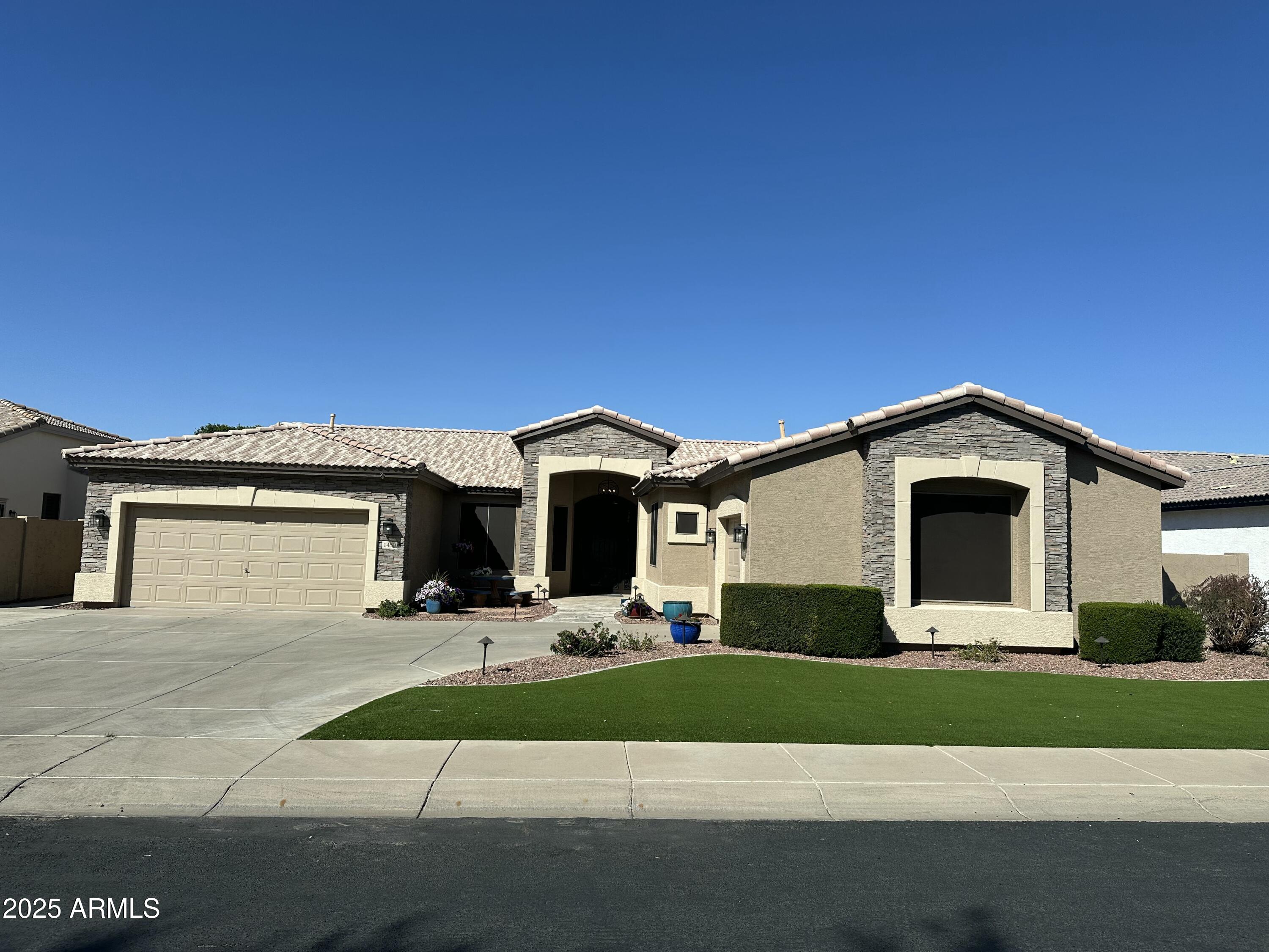 1450 S Los Altos Drive