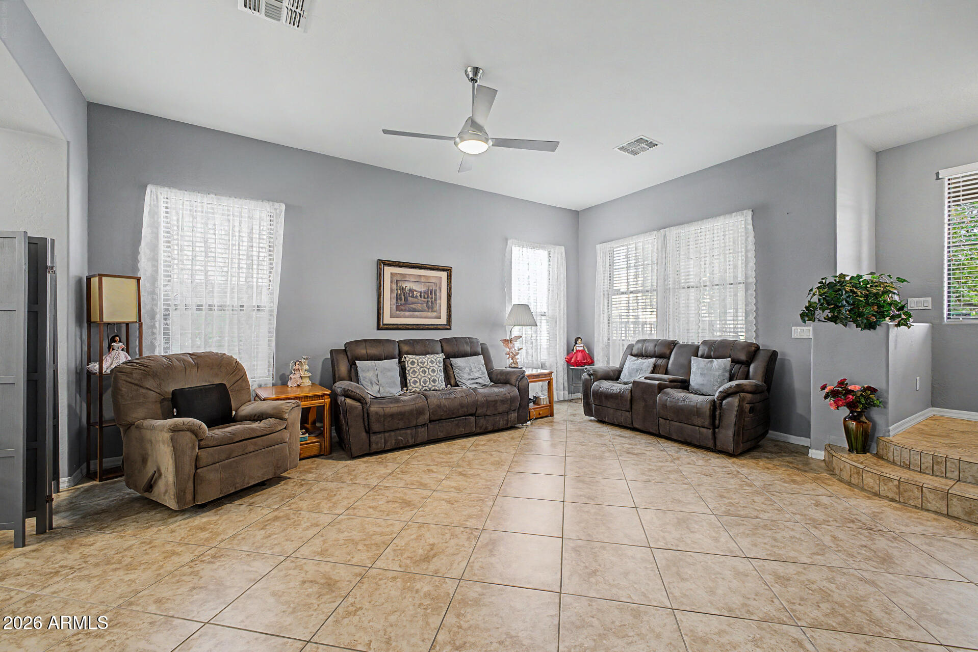 1418 W HOMESTEAD Court