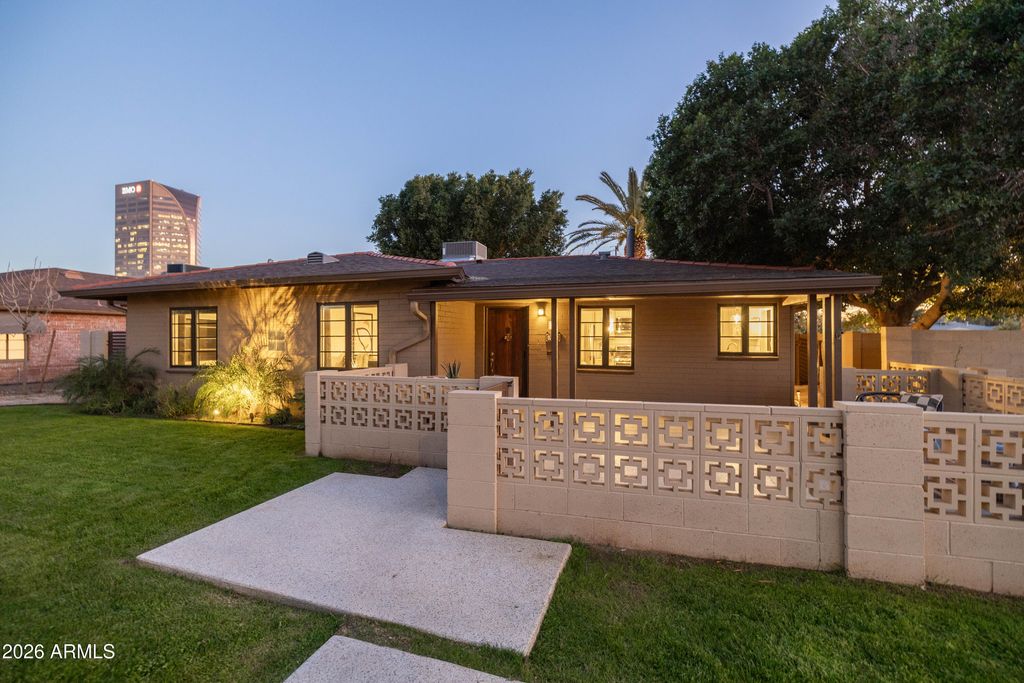 Photo of 99 W Holly Street, Phoenix, AZ 85003 (MLS # 6968688)