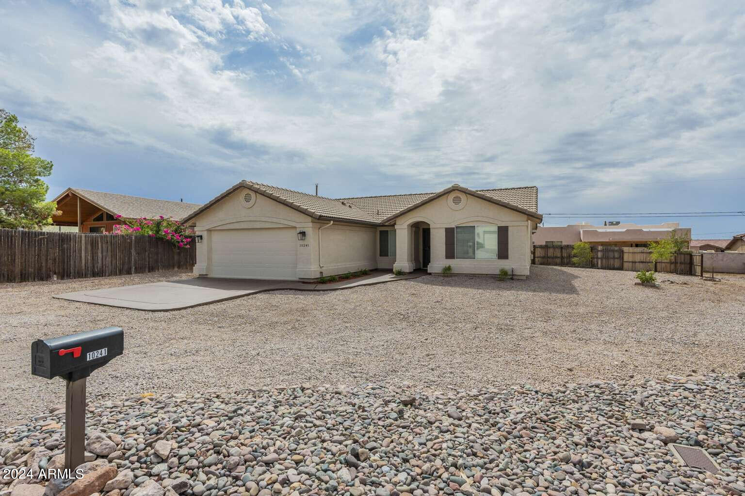 View Gold Canyon, AZ 85118 house