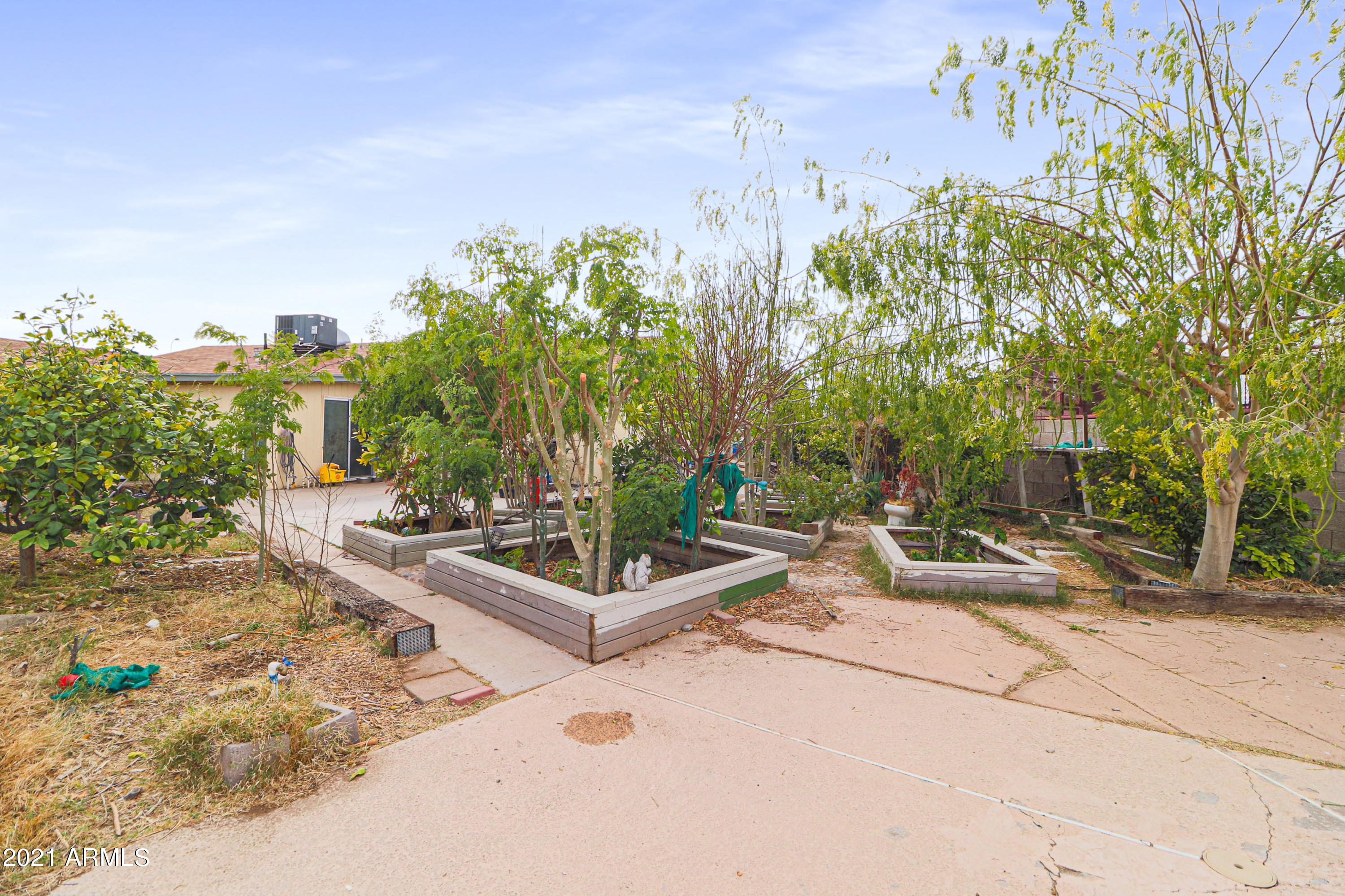 Photo 1 of 16 — 712 W RAY Circle, Chandler, AZ 85225
