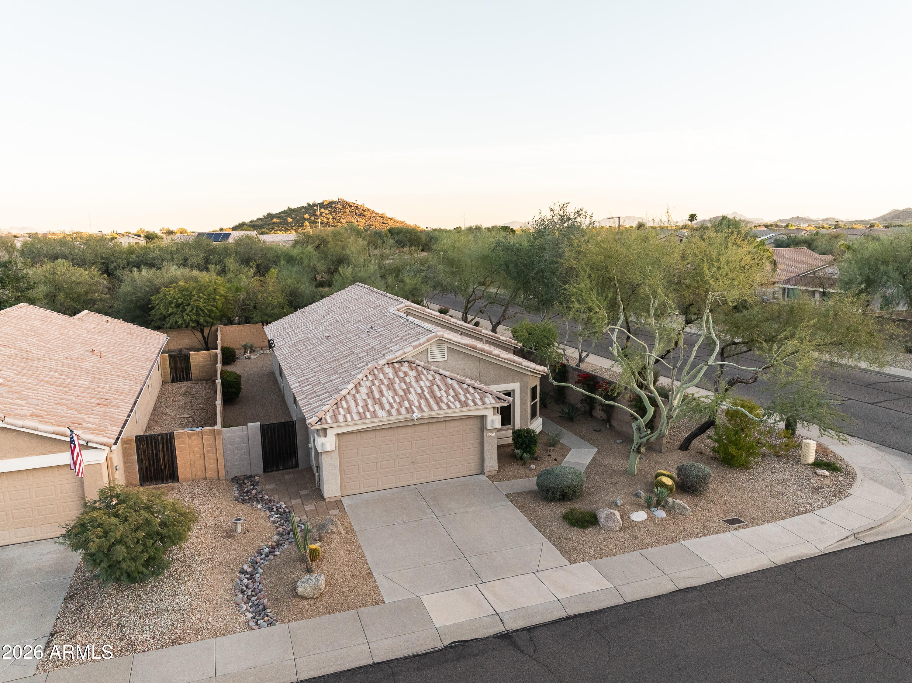 2135 E MARIPOSA GRANDE Street