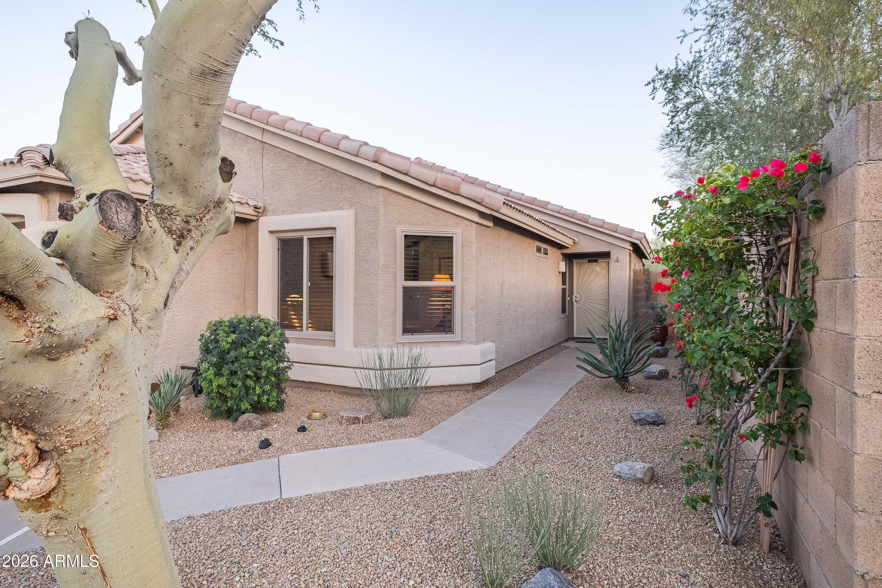 2135 E MARIPOSA GRANDE Street