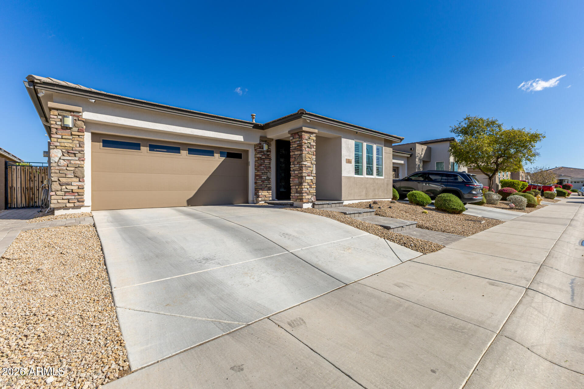 14572 W READE Avenue