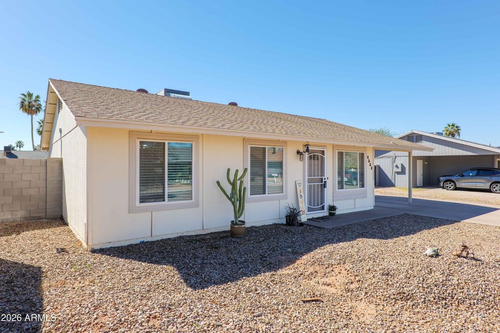 Photo of 1527 W Alamo Drive, Chandler, AZ 85224 (MLS # 6996628)