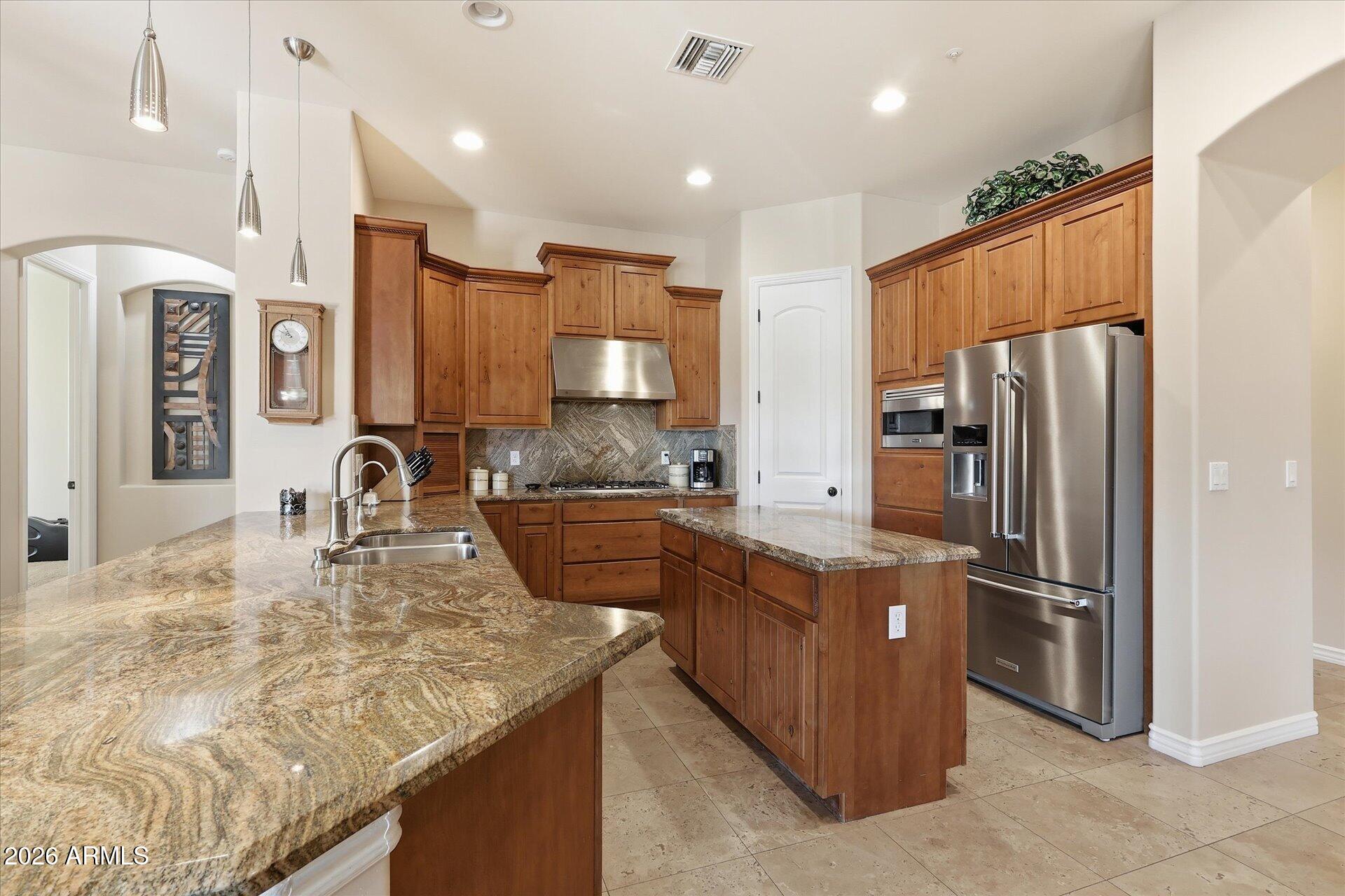 837 W VIA DE ARBOLES --