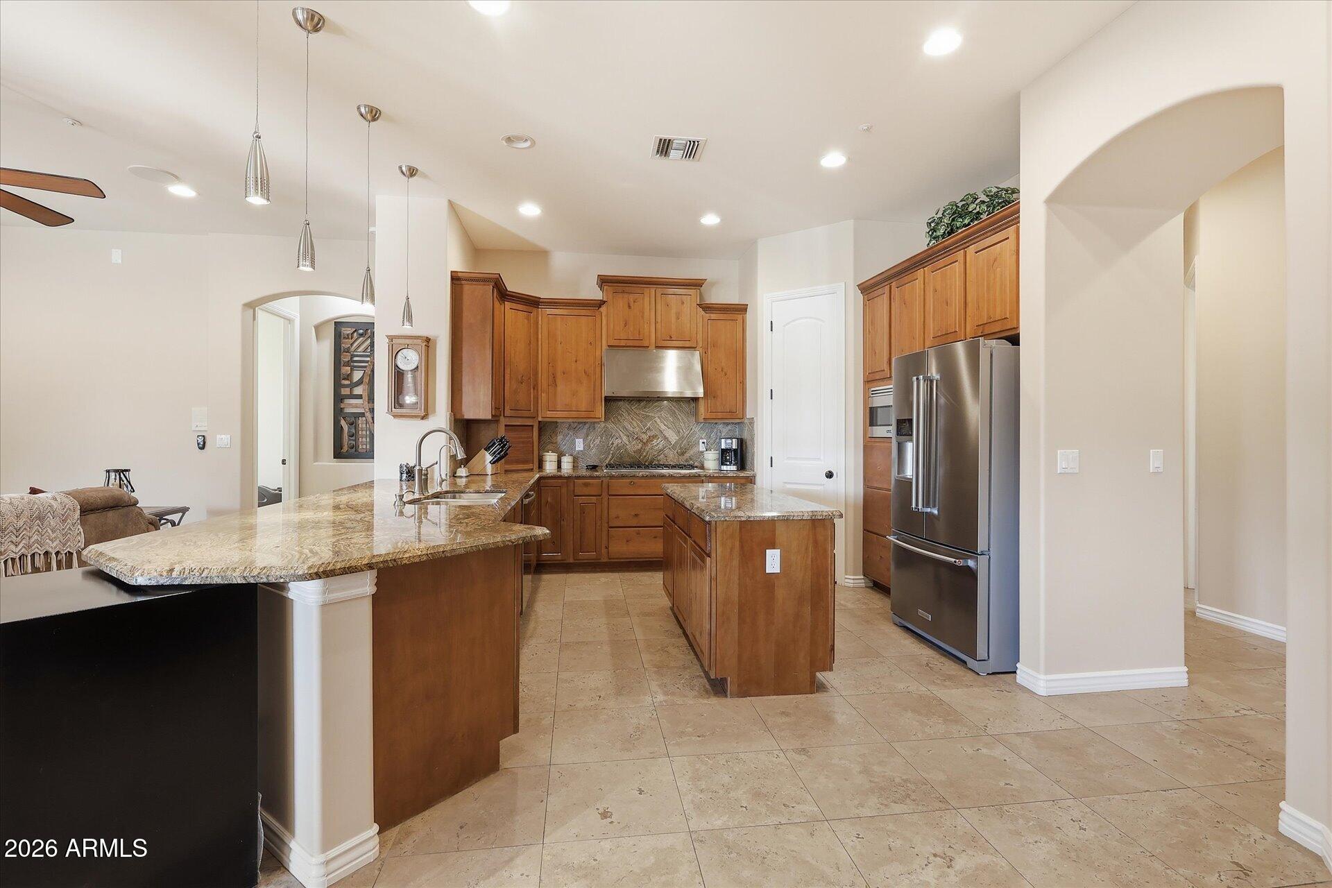 837 W VIA DE ARBOLES --