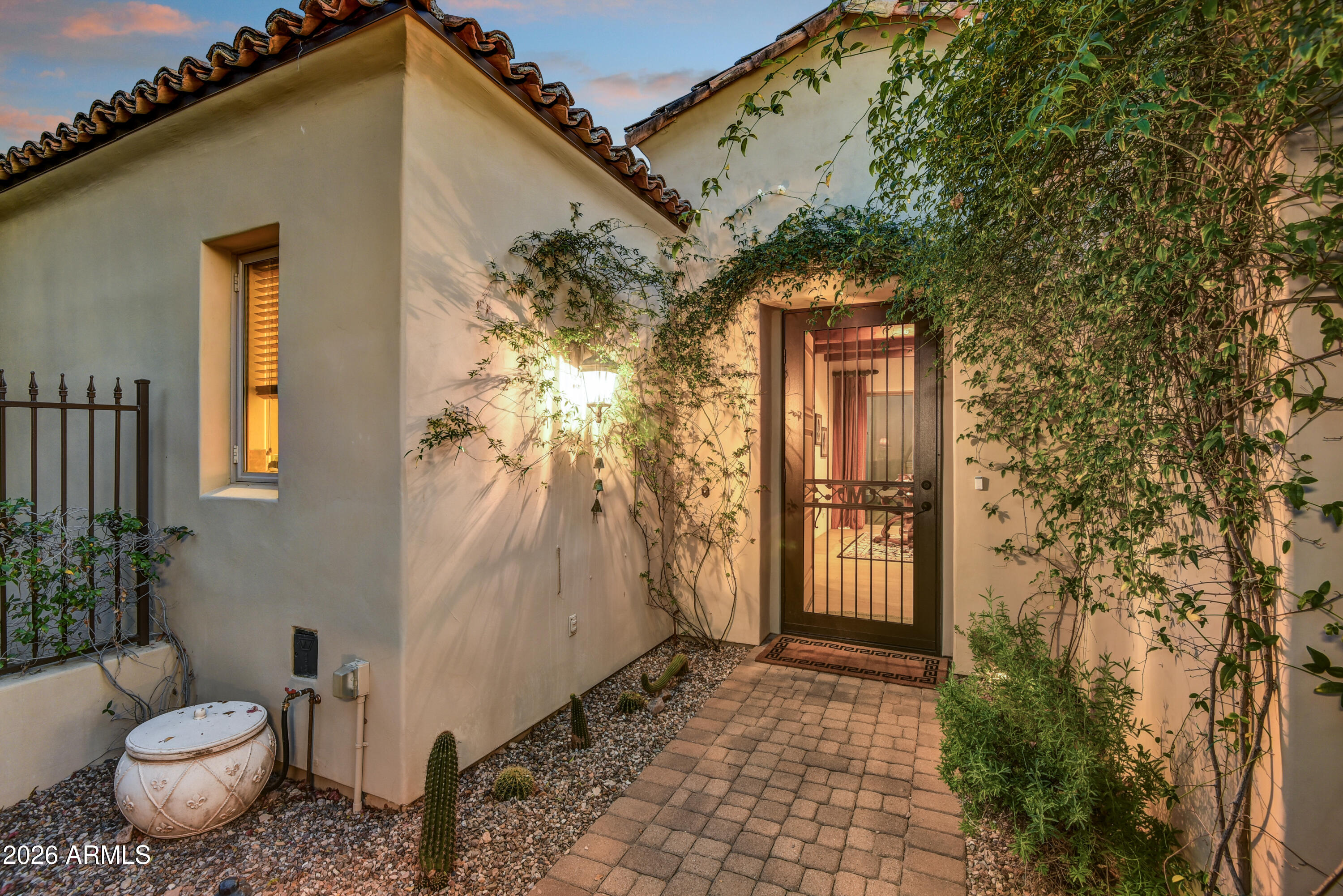 2943 S LOOKOUT Ridge