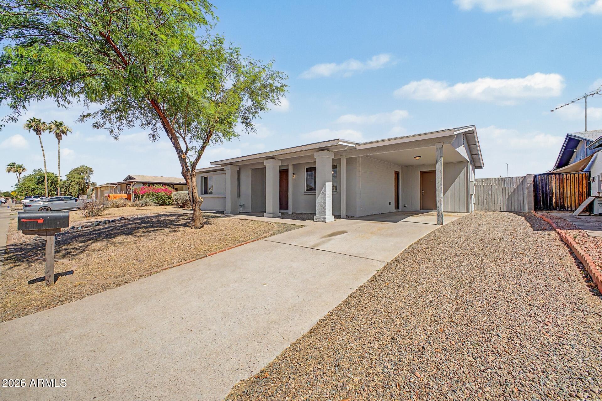 1022 W ANDERSON Drive