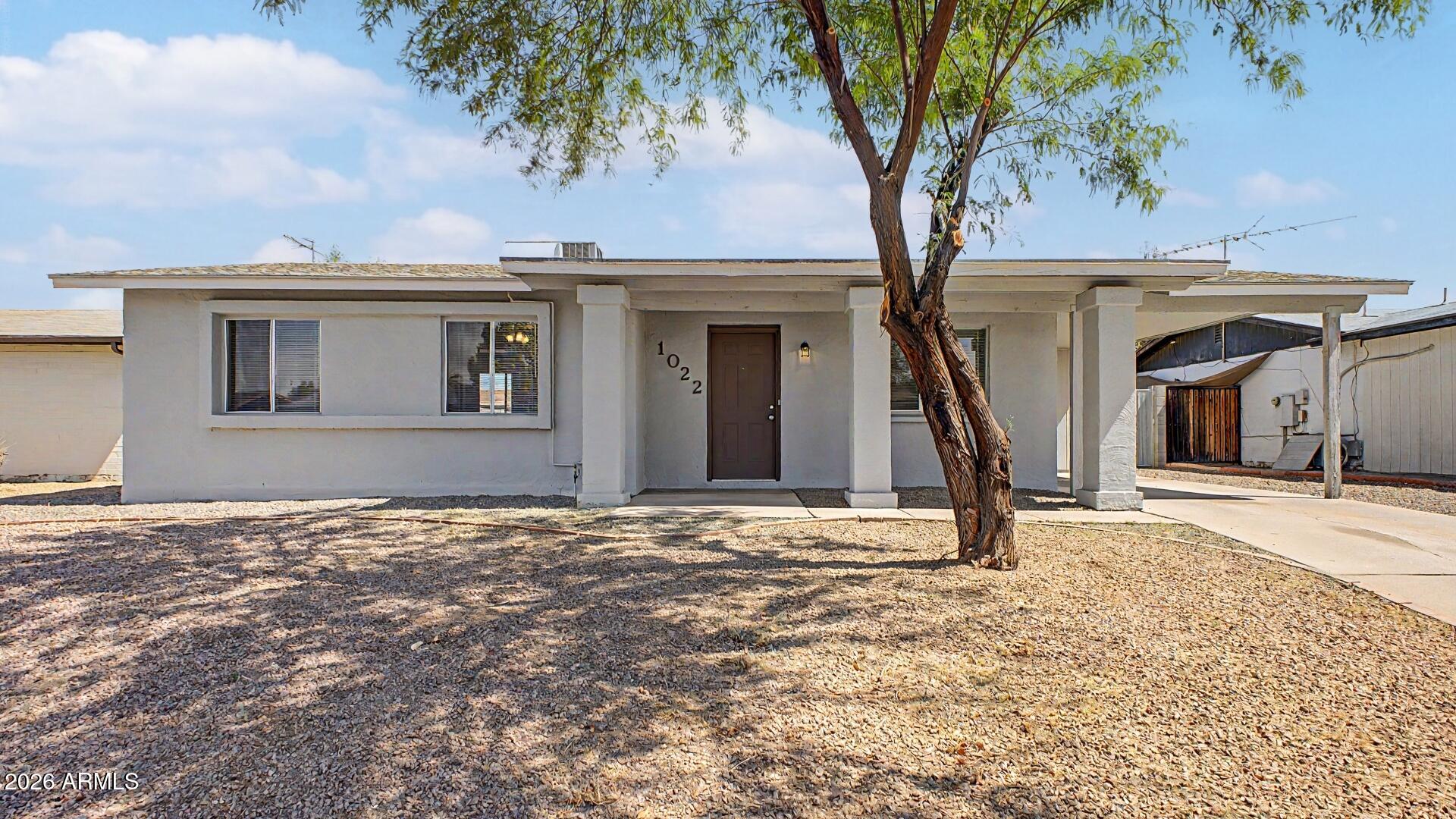 1022 W ANDERSON Drive