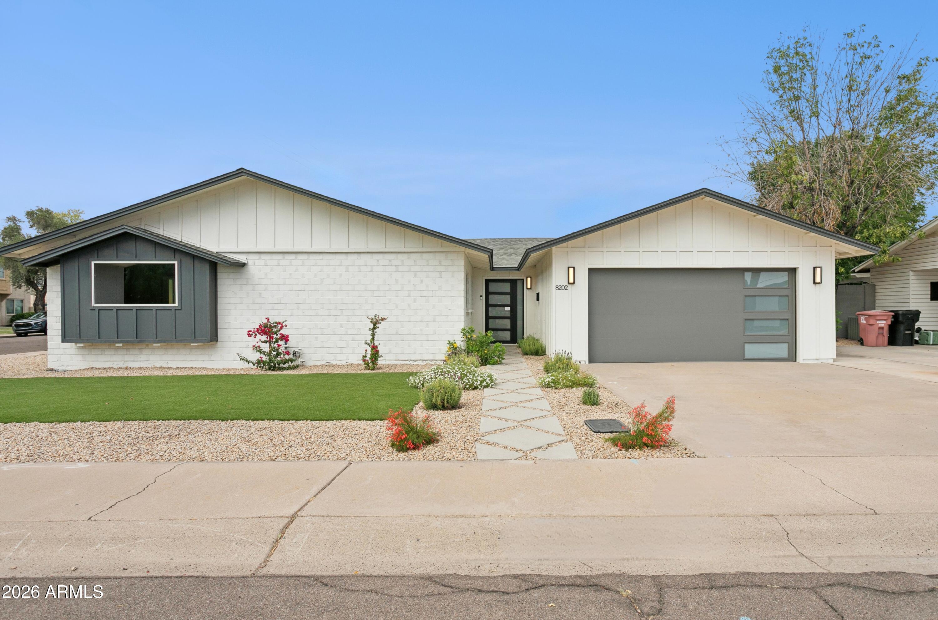 8202 E MACKENZIE Drive