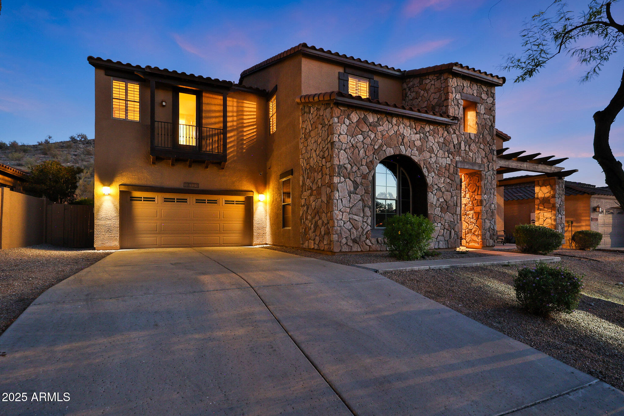 18121 W LAS CRUCES Drive