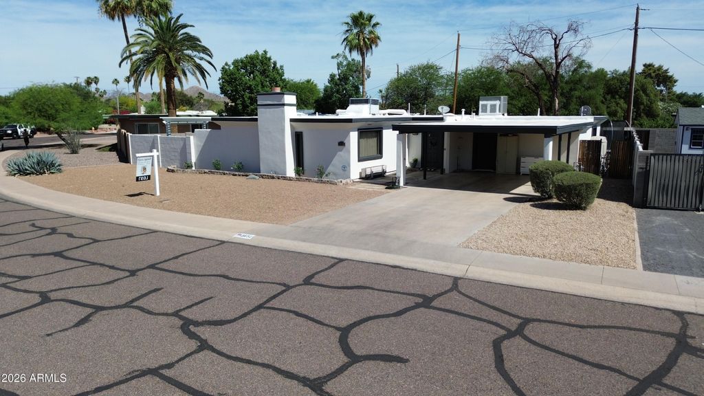 Photo of 3632 E Sunnyside Drive, Phoenix, AZ 85028 (MLS # 7029897)