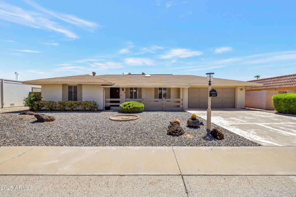 Photo of 9425 W Rolling Hills Drive, Sun City, AZ 85351 (MLS # 6900143)