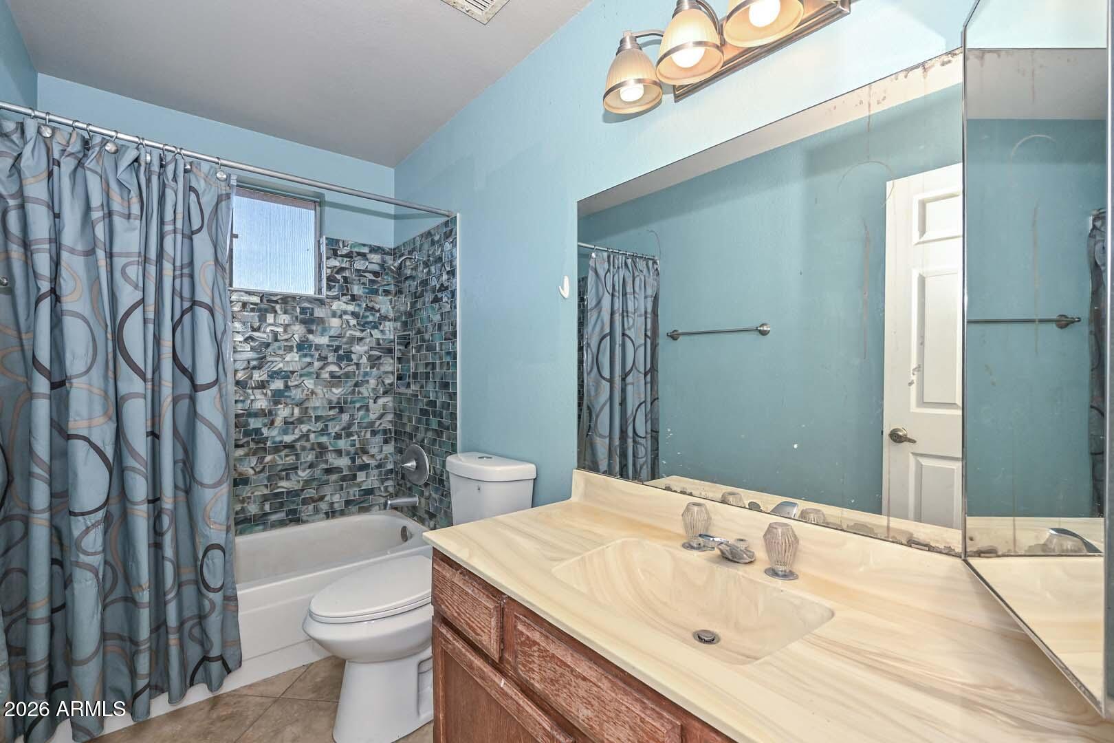 HICKORY SHADOWS UNIT 2 - Residential