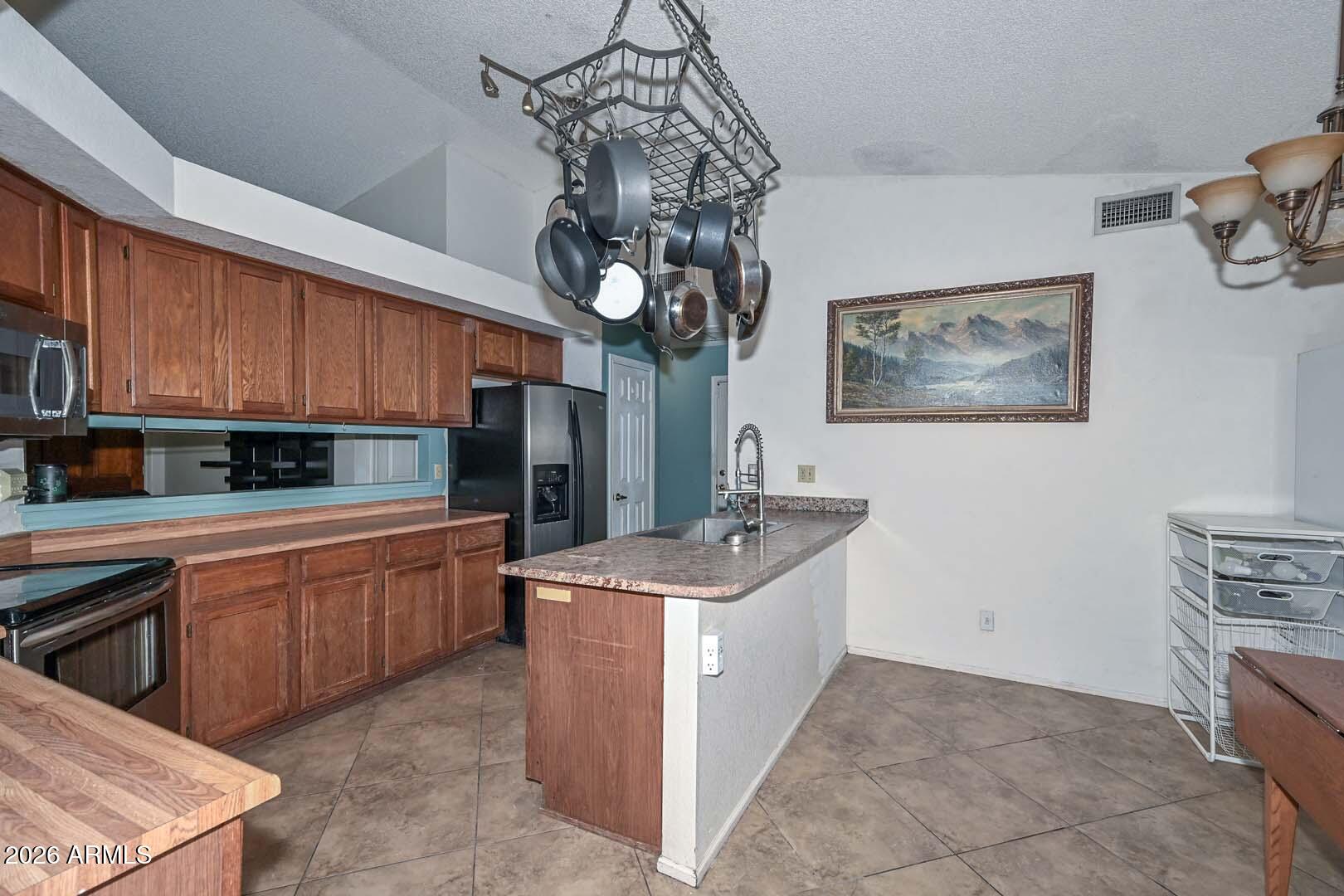HICKORY SHADOWS UNIT 2 - Residential