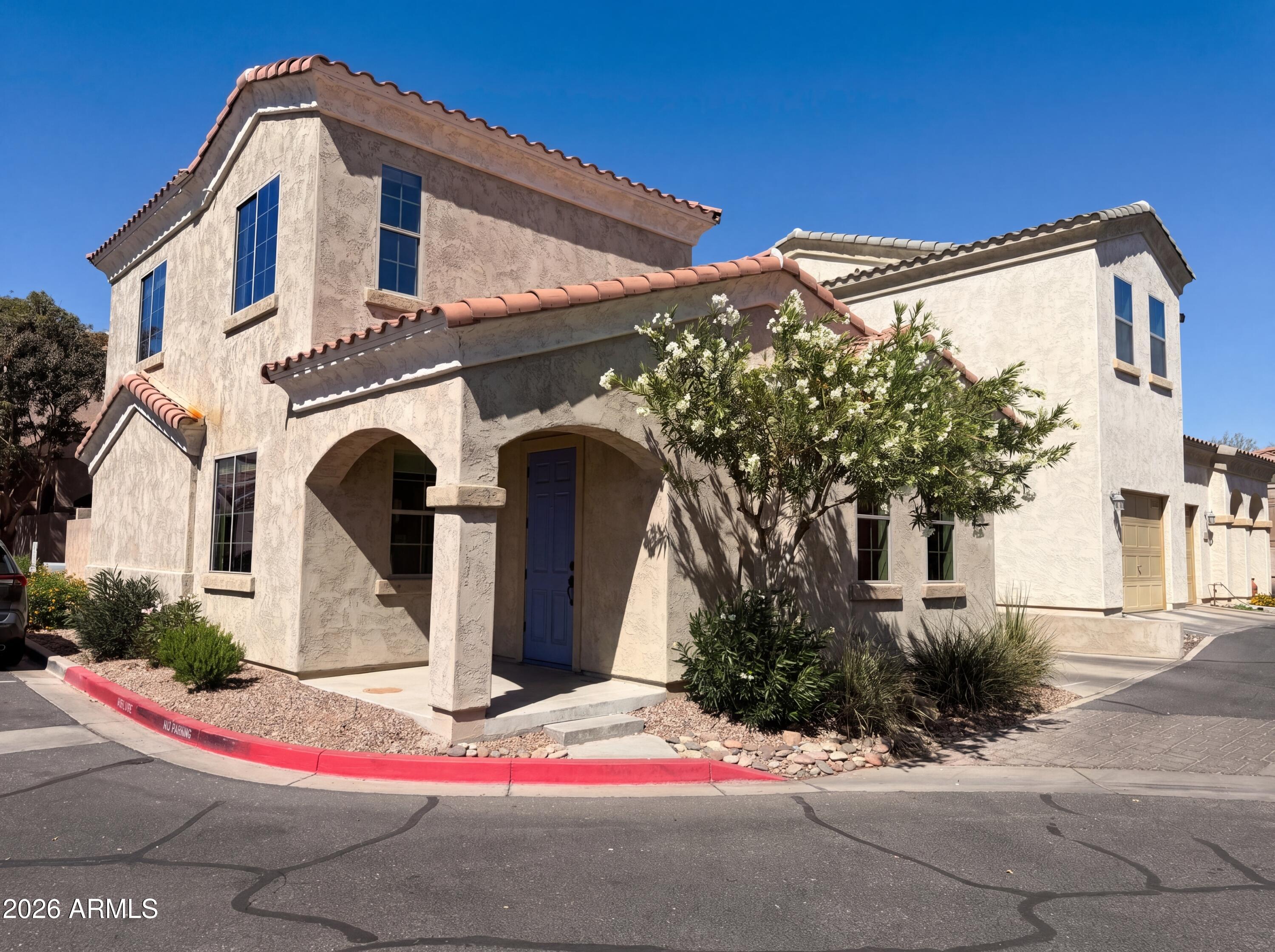 1729 S DESERT VIEW Place