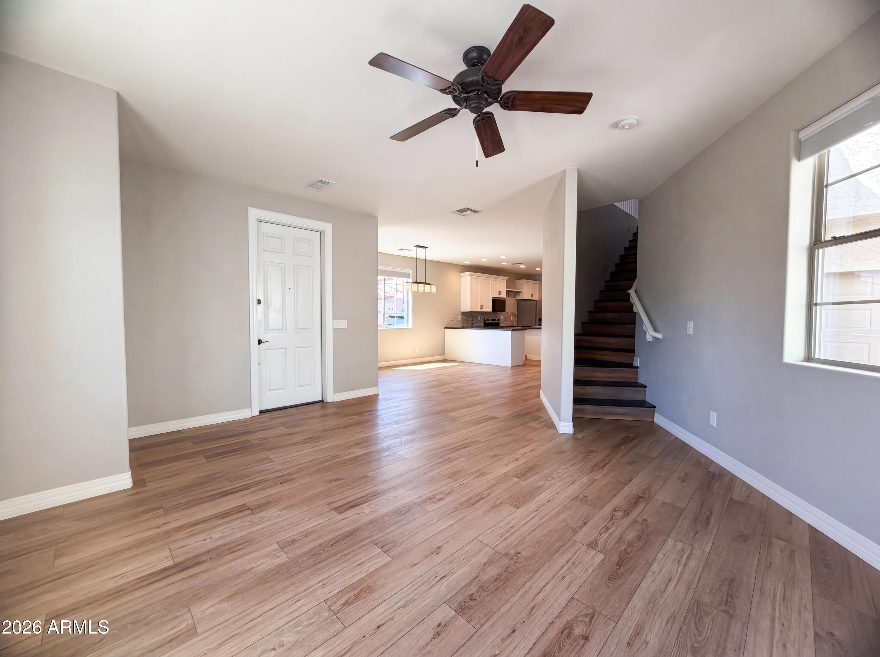 1729 S DESERT VIEW Place