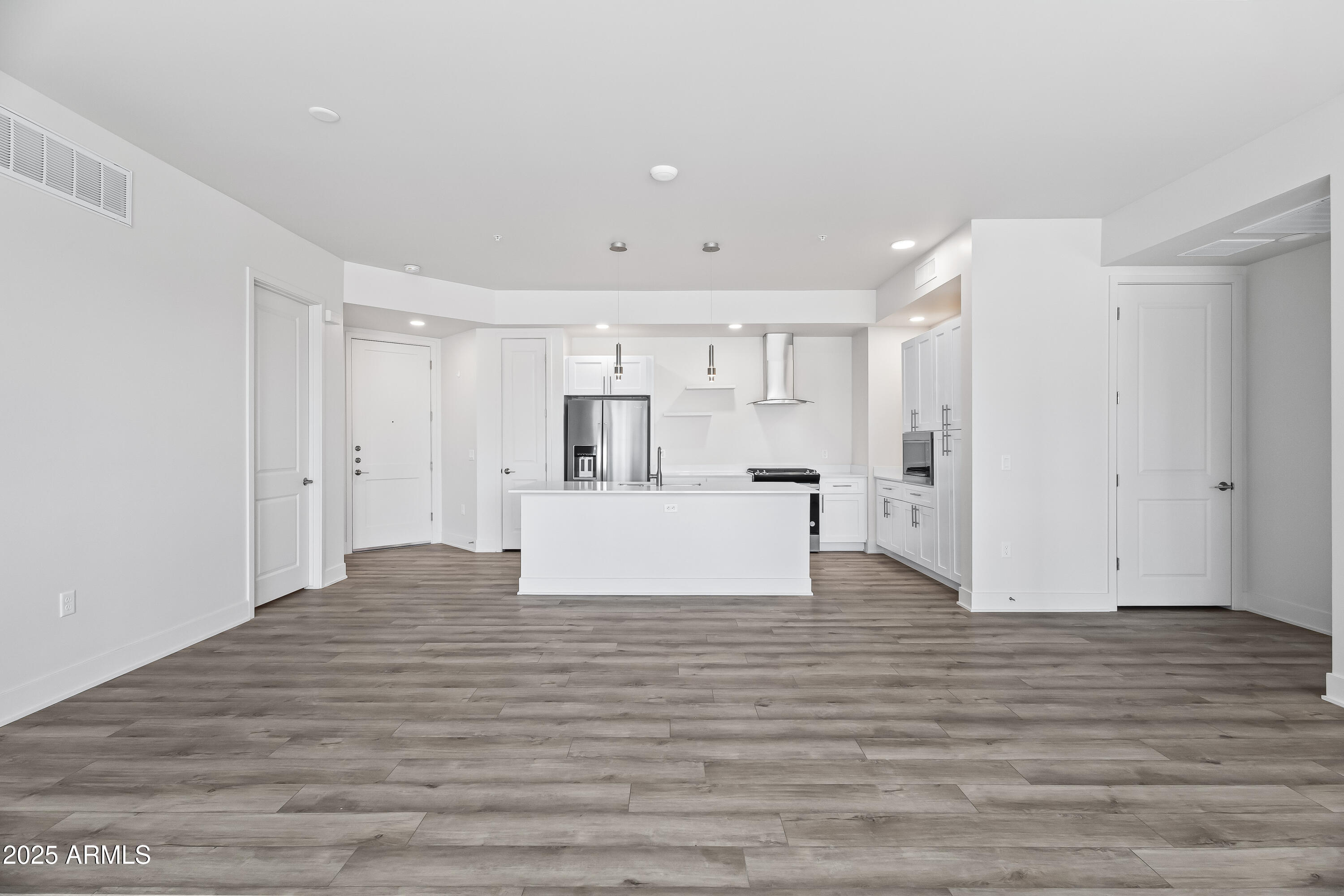 3131 N CENTRAL Avenue 6015