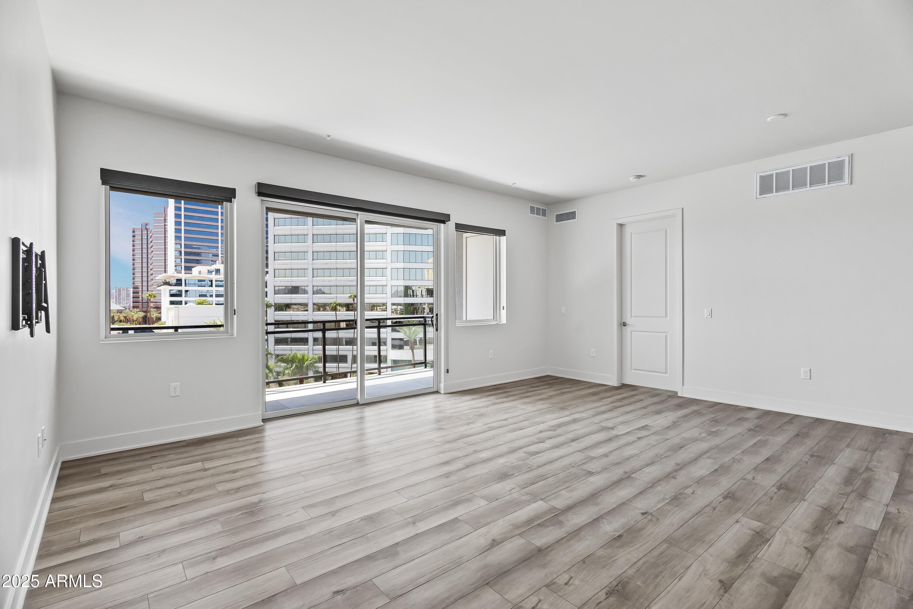 3131 N CENTRAL Avenue 6015