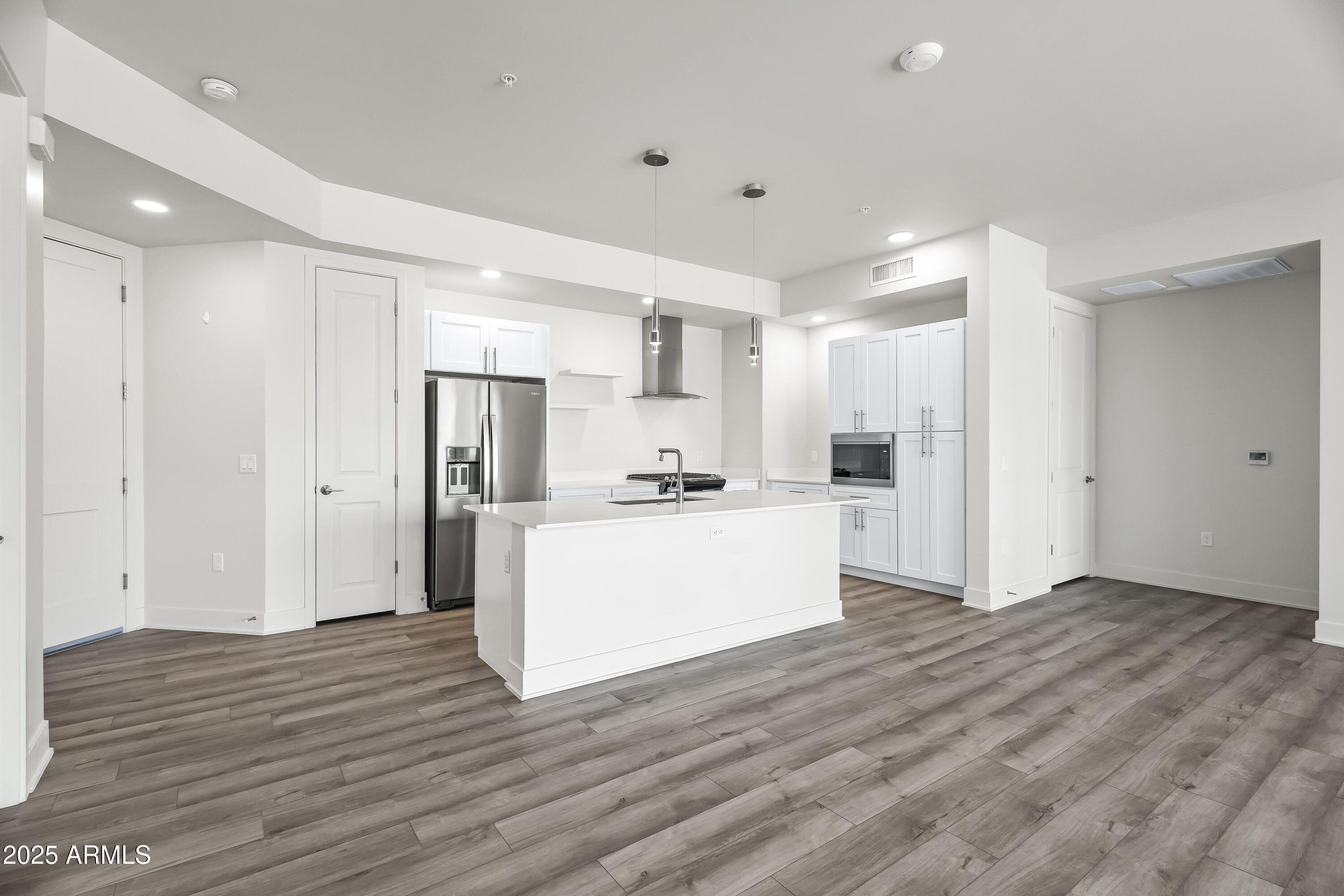 3131 N CENTRAL Avenue 6015