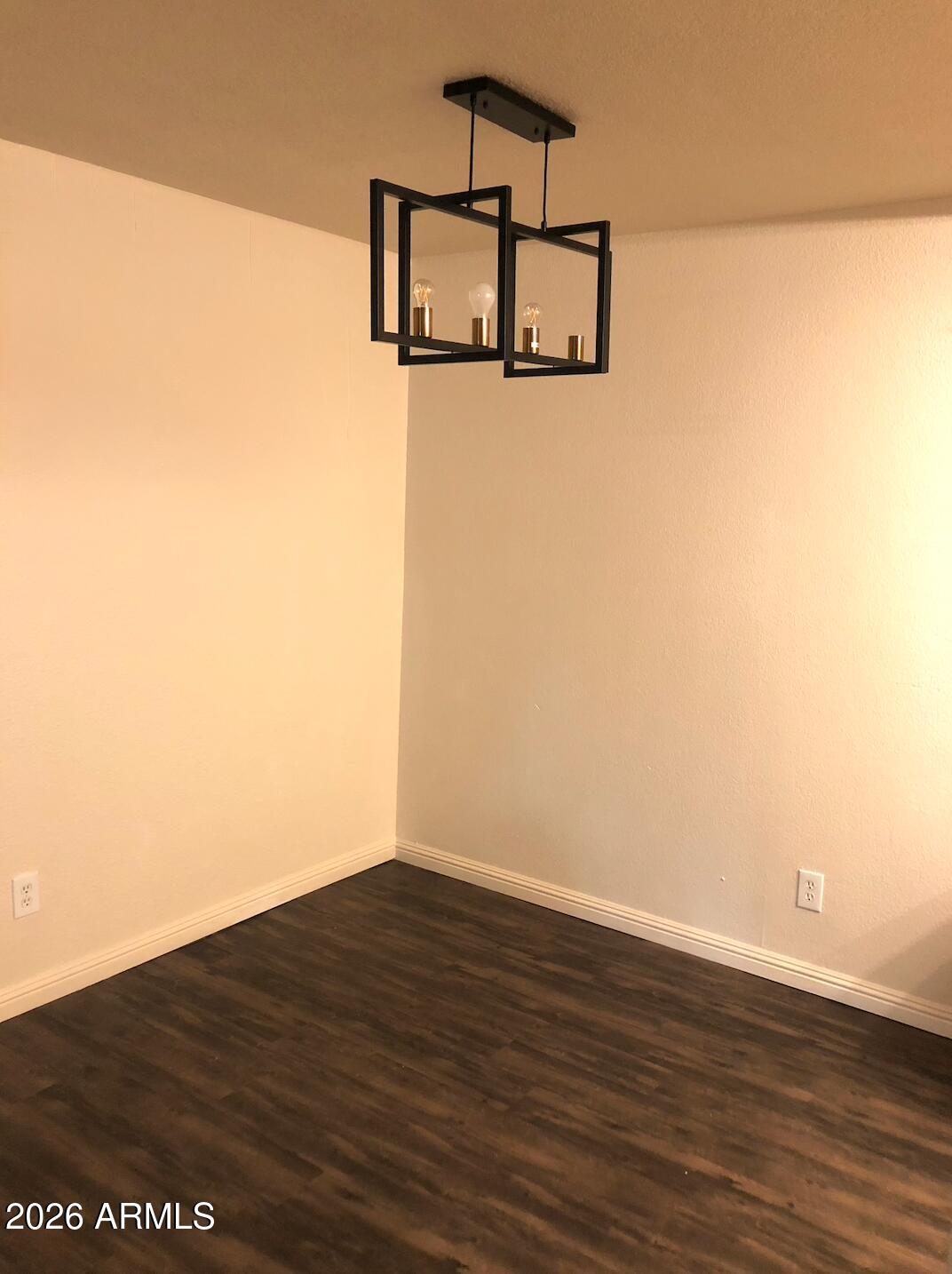 2121 W ROYAL PALM Road 1097