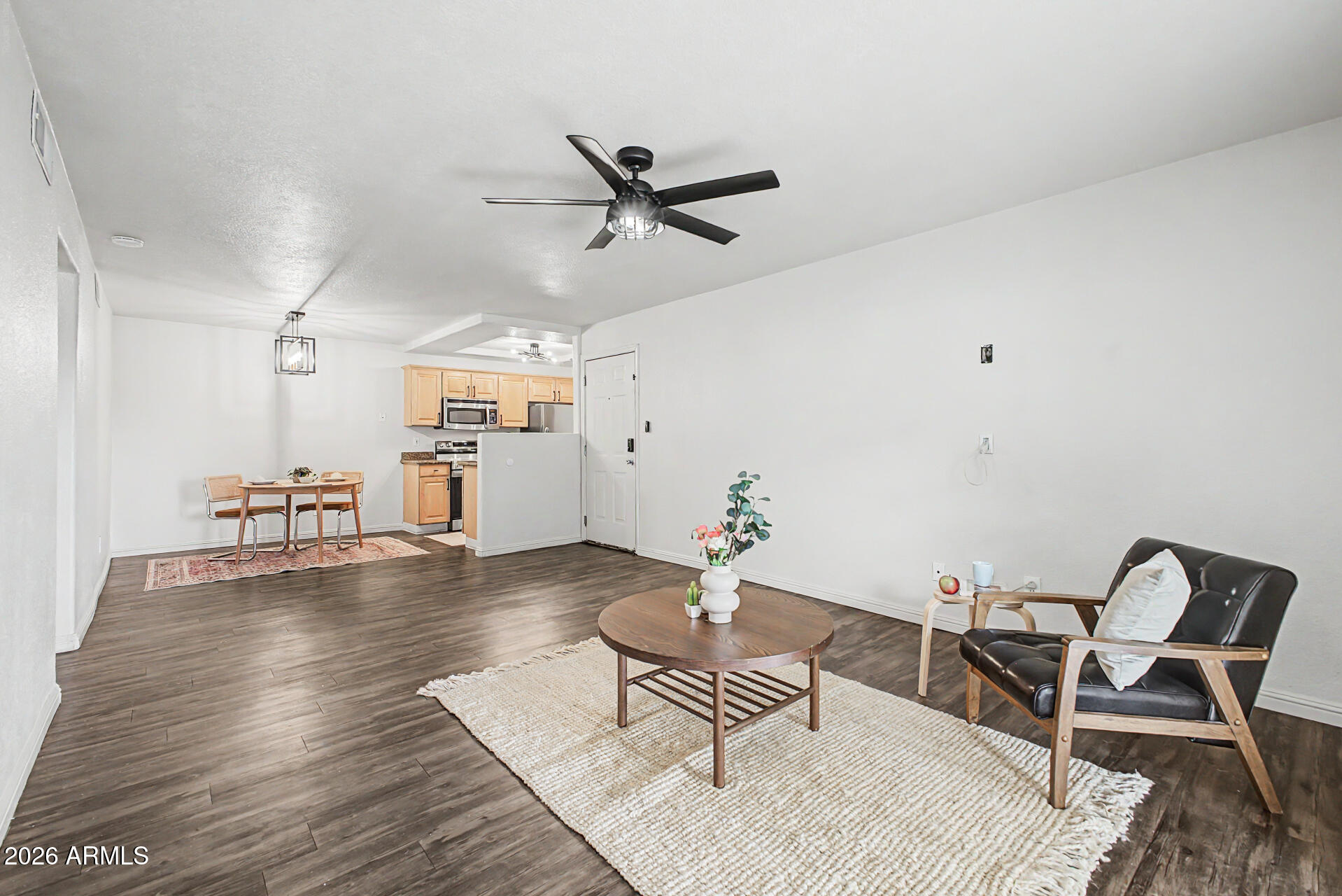 2121 W ROYAL PALM Road 1097