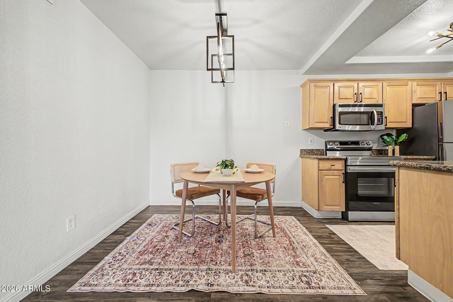 2121 W ROYAL PALM Road 1097