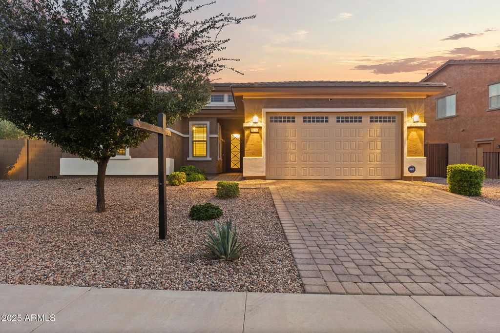 Photo of 5150 S Four Peaks Way, Chandler, AZ 85249 (MLS # 6921632)