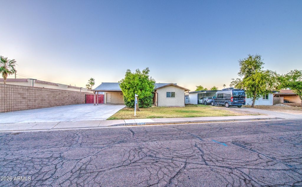 Photo of 1258 W Manhatton Drive, Tempe, AZ 85282 (MLS # 6997821)