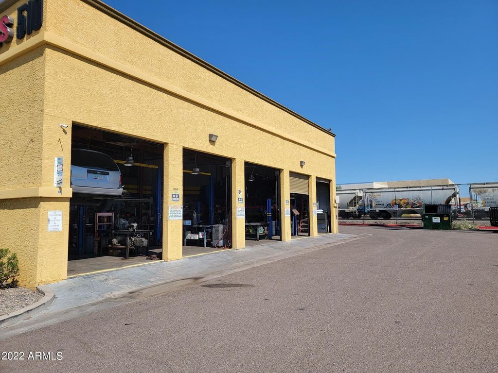 Photo of 510 W Broadway Road, Tempe, AZ 85282 (MLS # 6953931)