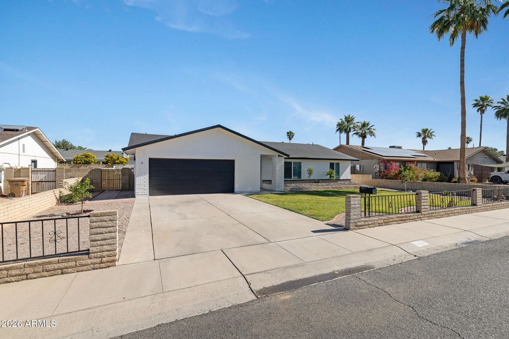 Photo of 4410 W Poinsettia Drive, Glendale, AZ 85304 (MLS # 7023050)