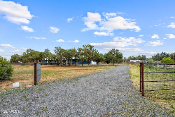 6733 PERKINS LN, SHOW LOW, AZ 85901 - Image b60fbb32d41e3484f63f4cd302bf4be7/1715685933