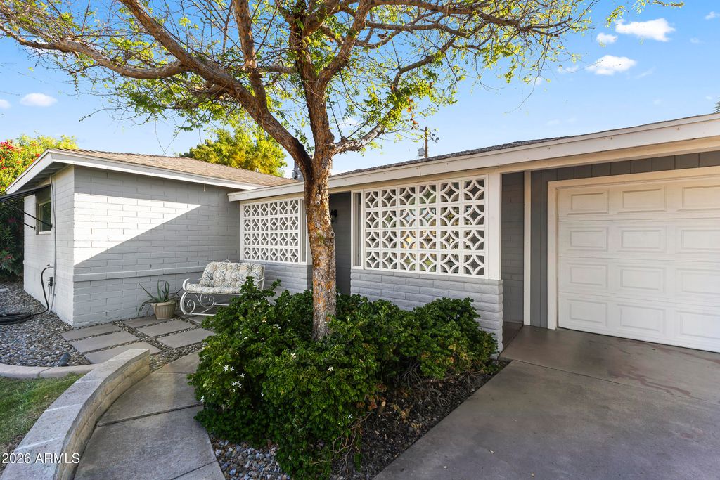 Photo of 7013 N 11th Way, Phoenix, AZ 85020 (MLS # 7003432)