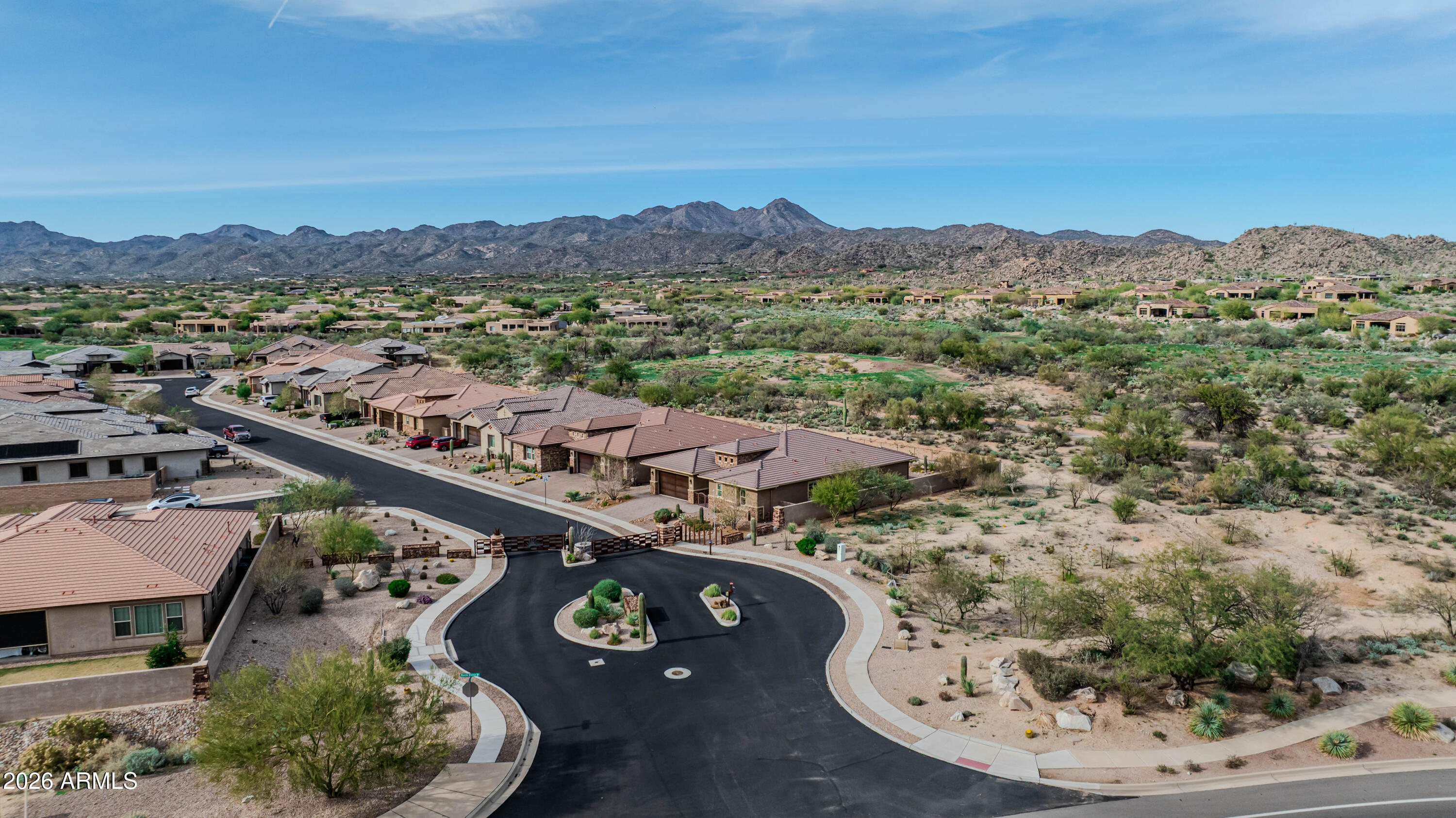 320 W SAGUARO ARM Trail