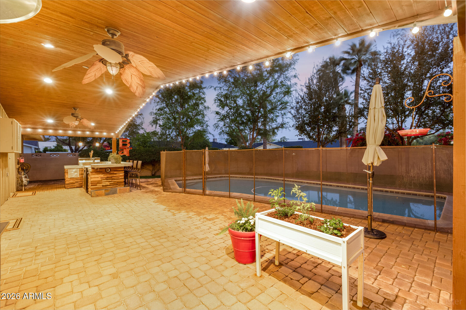 611 E Nicolet Avenue