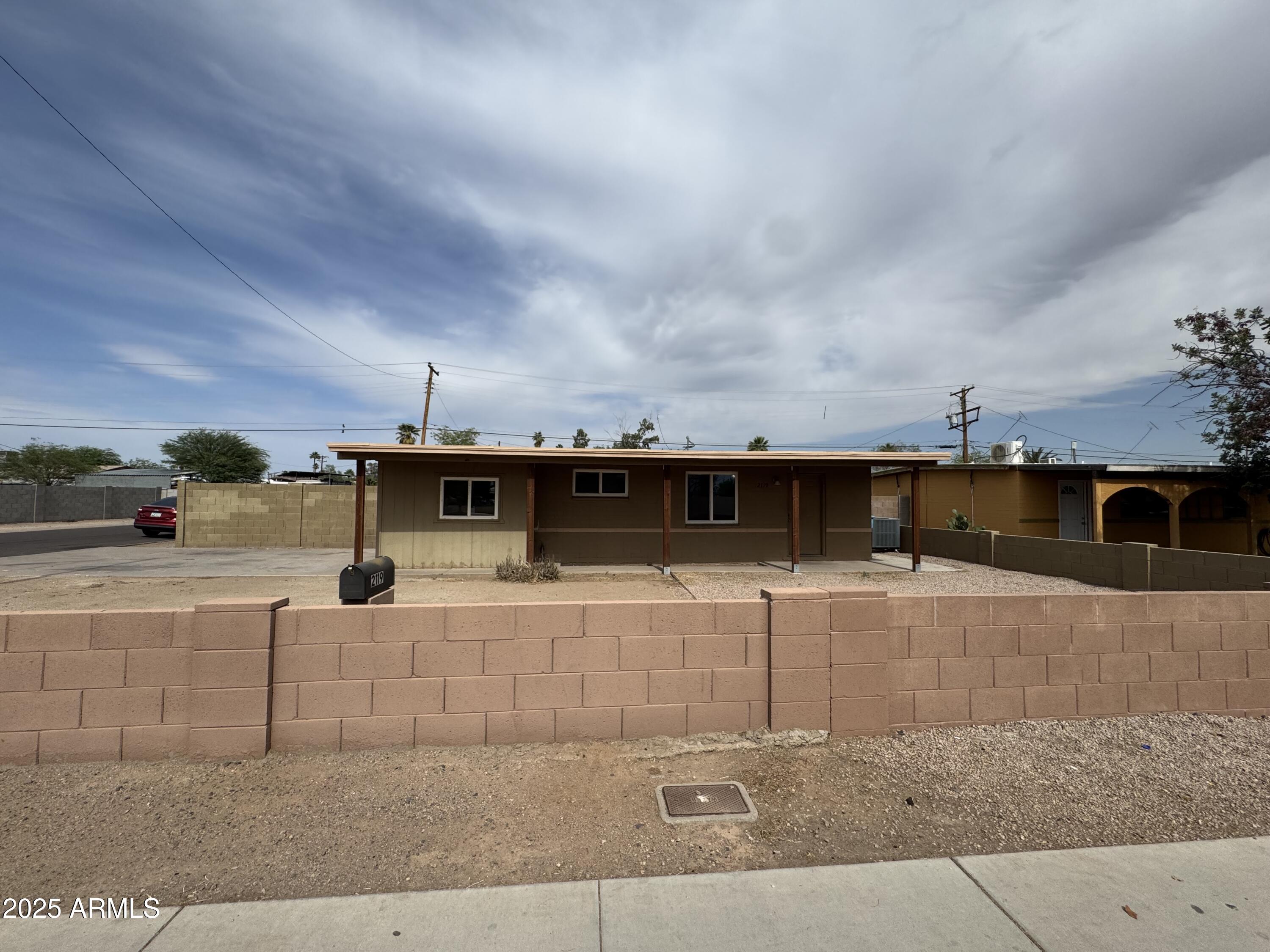 Homes 1 2119 N 41ST Avenue