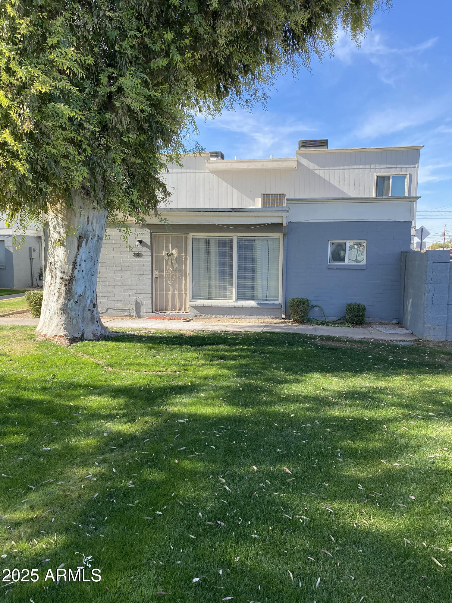 2687 W OCOTILLO Road