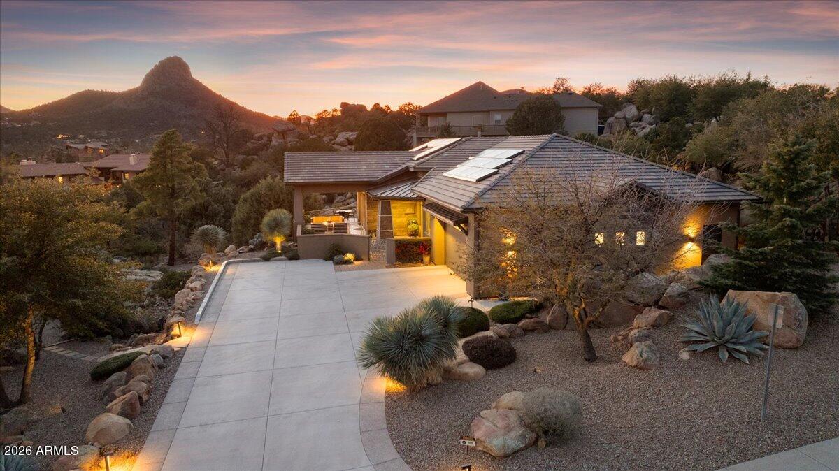 1370 RIDGEWOOD Drive