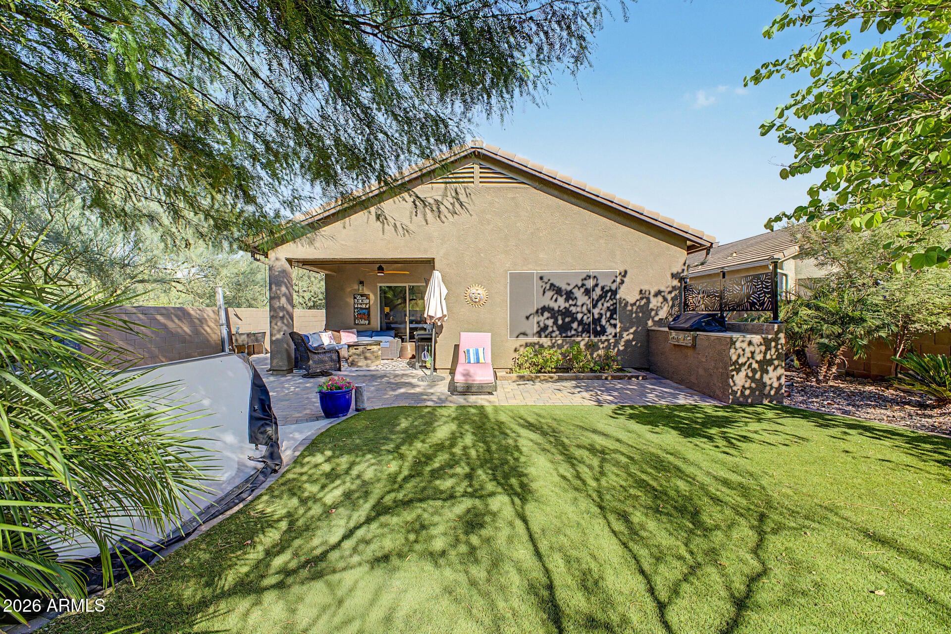 2504 N HUDSON Drive