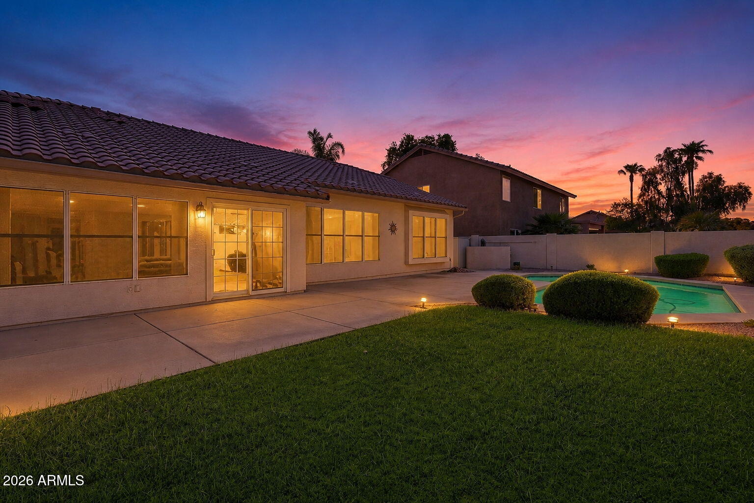 464 E BAYLOR Lane